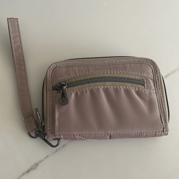 lug small wallet, new, light brown 💕 - Picture 2 of 3